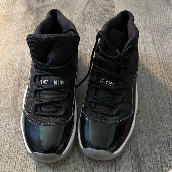 Jordan 11 Space Jams - Picture 1 of 4